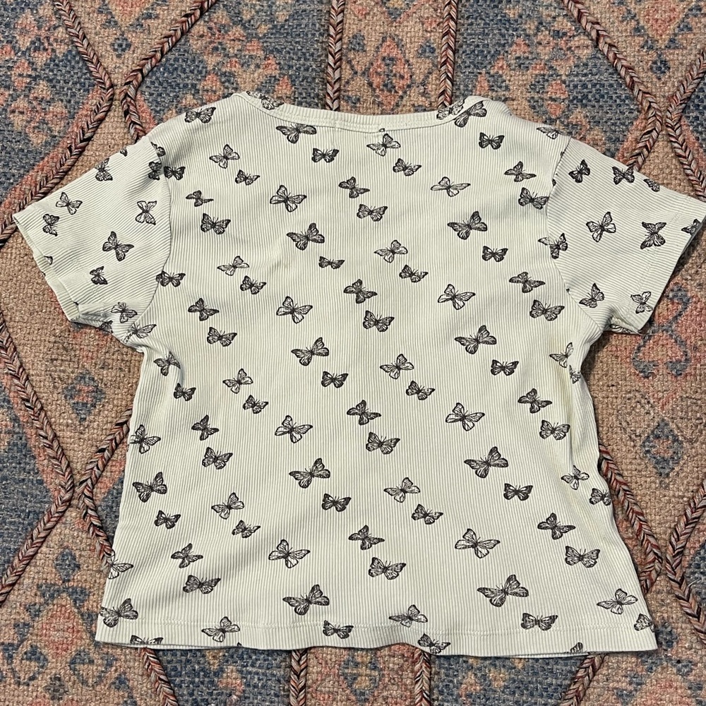 Butterfly button up shirt - Picture 3 of 4